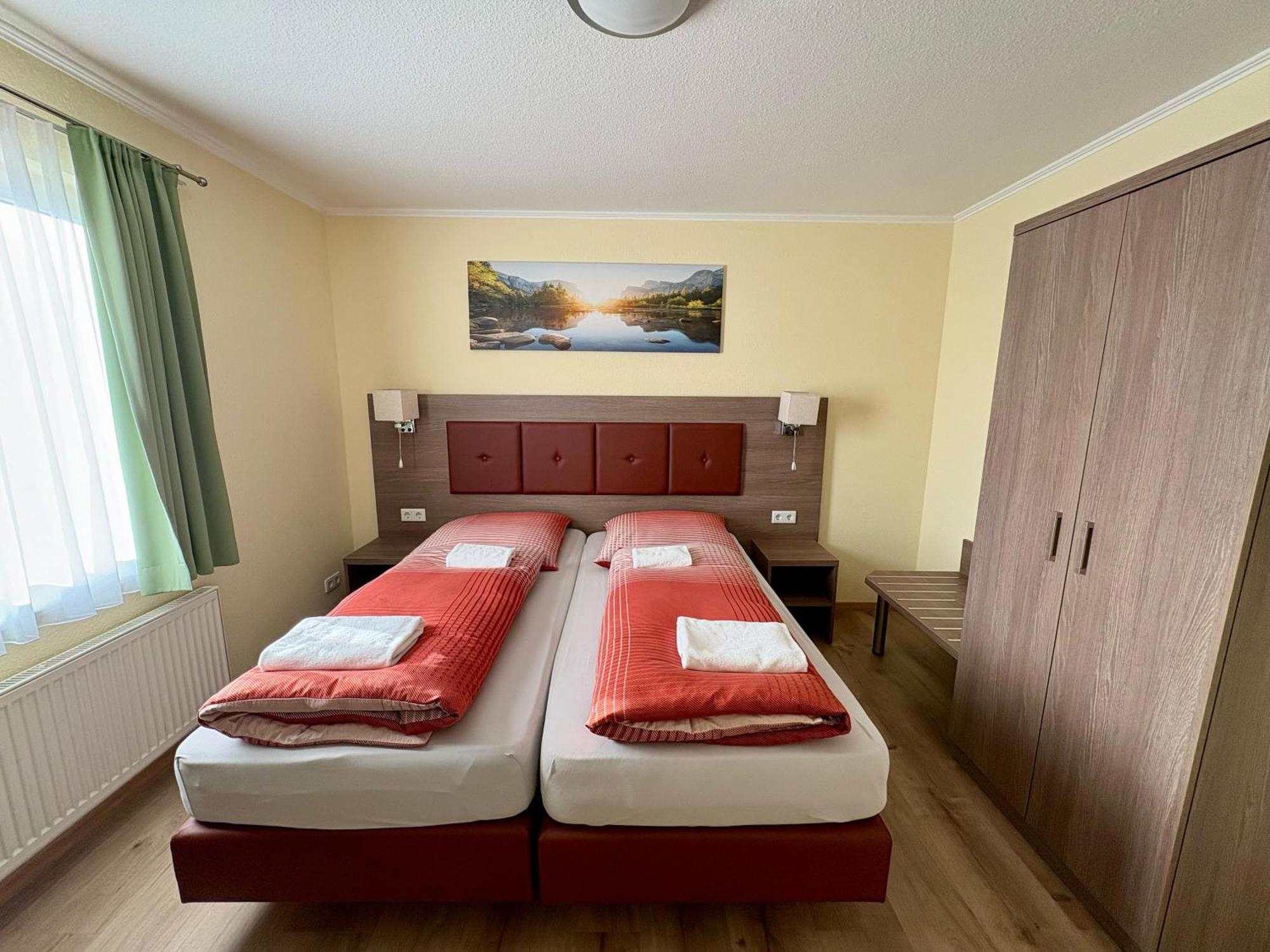 האריסלי Ellen Hotel מראה חיצוני תמונה