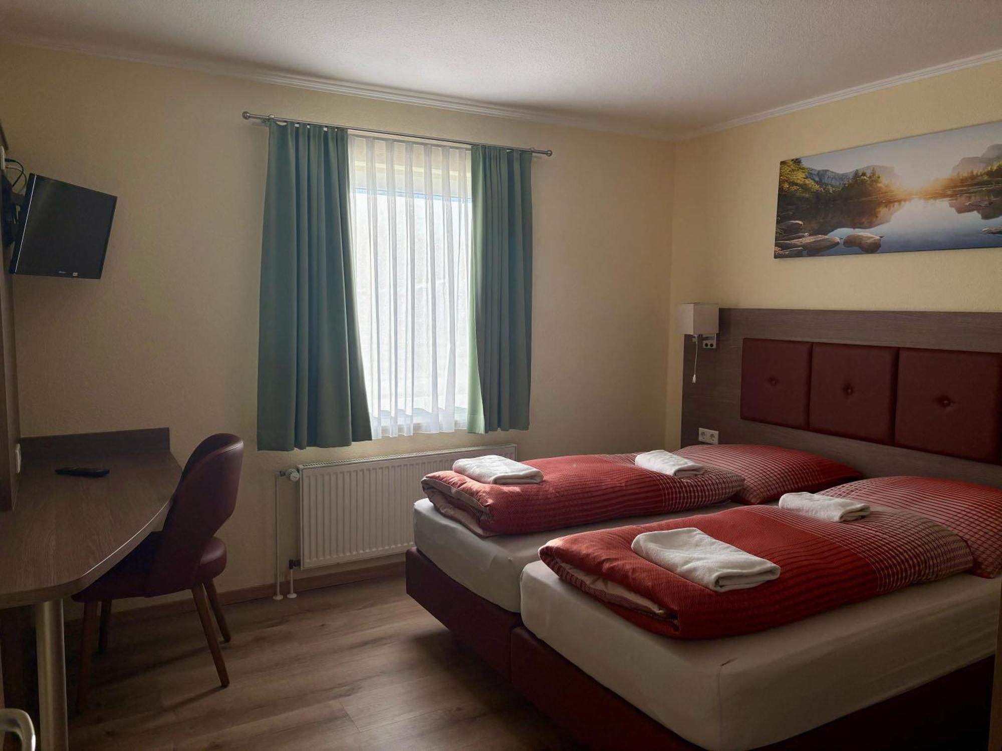 האריסלי Ellen Hotel מראה חיצוני תמונה